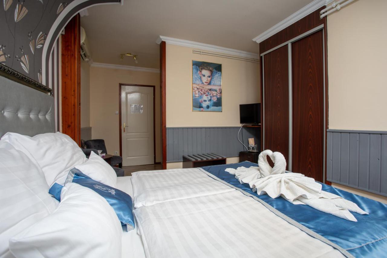 Illes Hotel Szeged Exterior foto