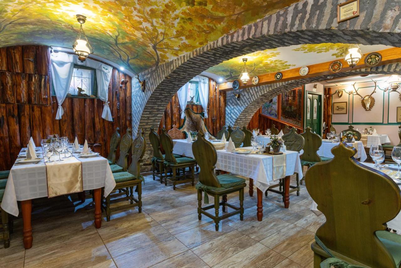 Illes Hotel Szeged Exterior foto