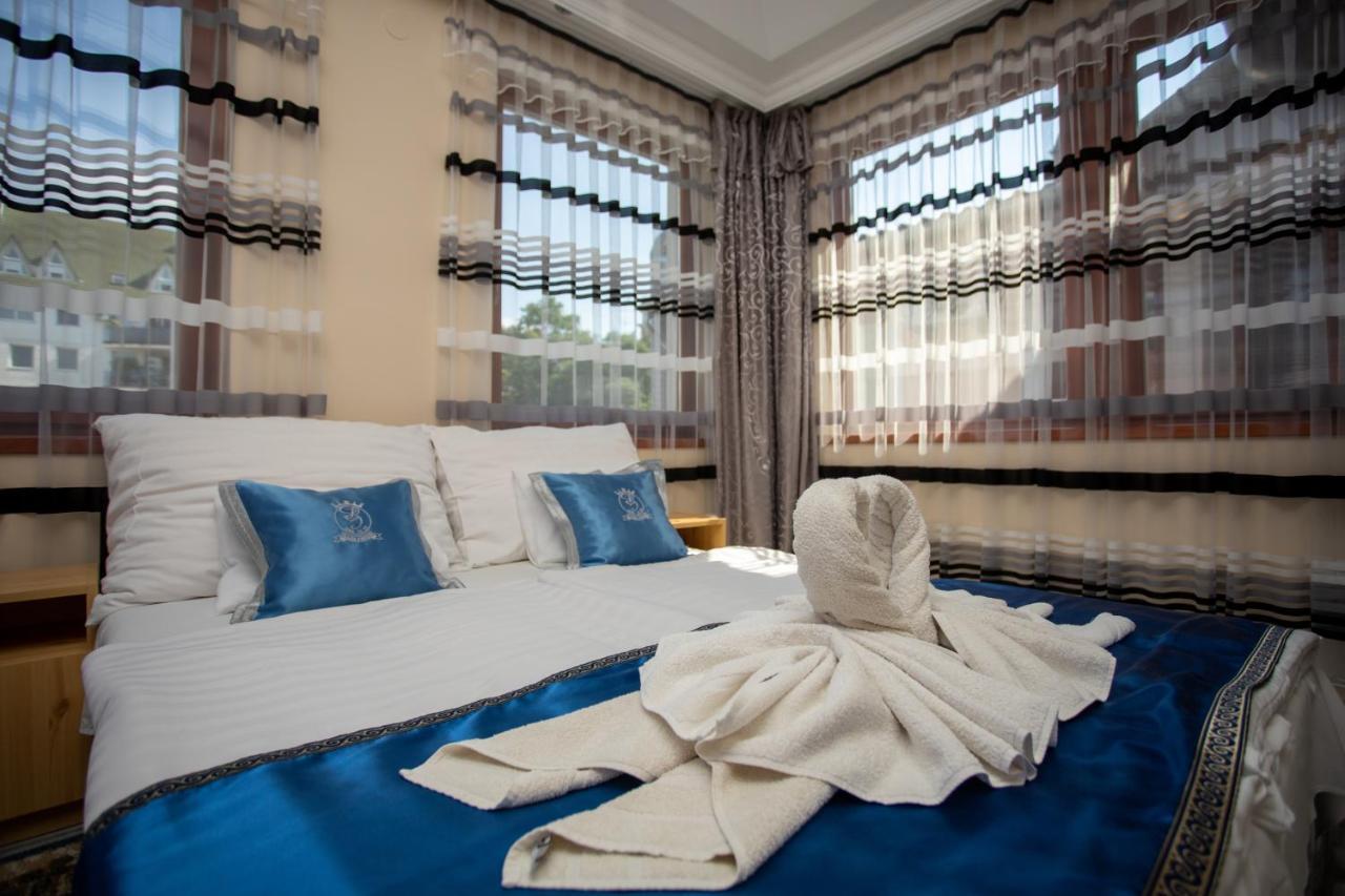 Illes Hotel Szeged Exterior foto