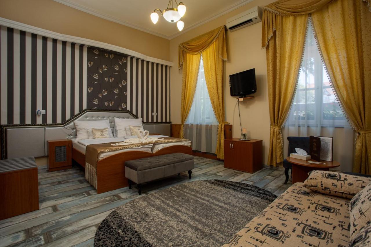 Illes Hotel Szeged Exterior foto